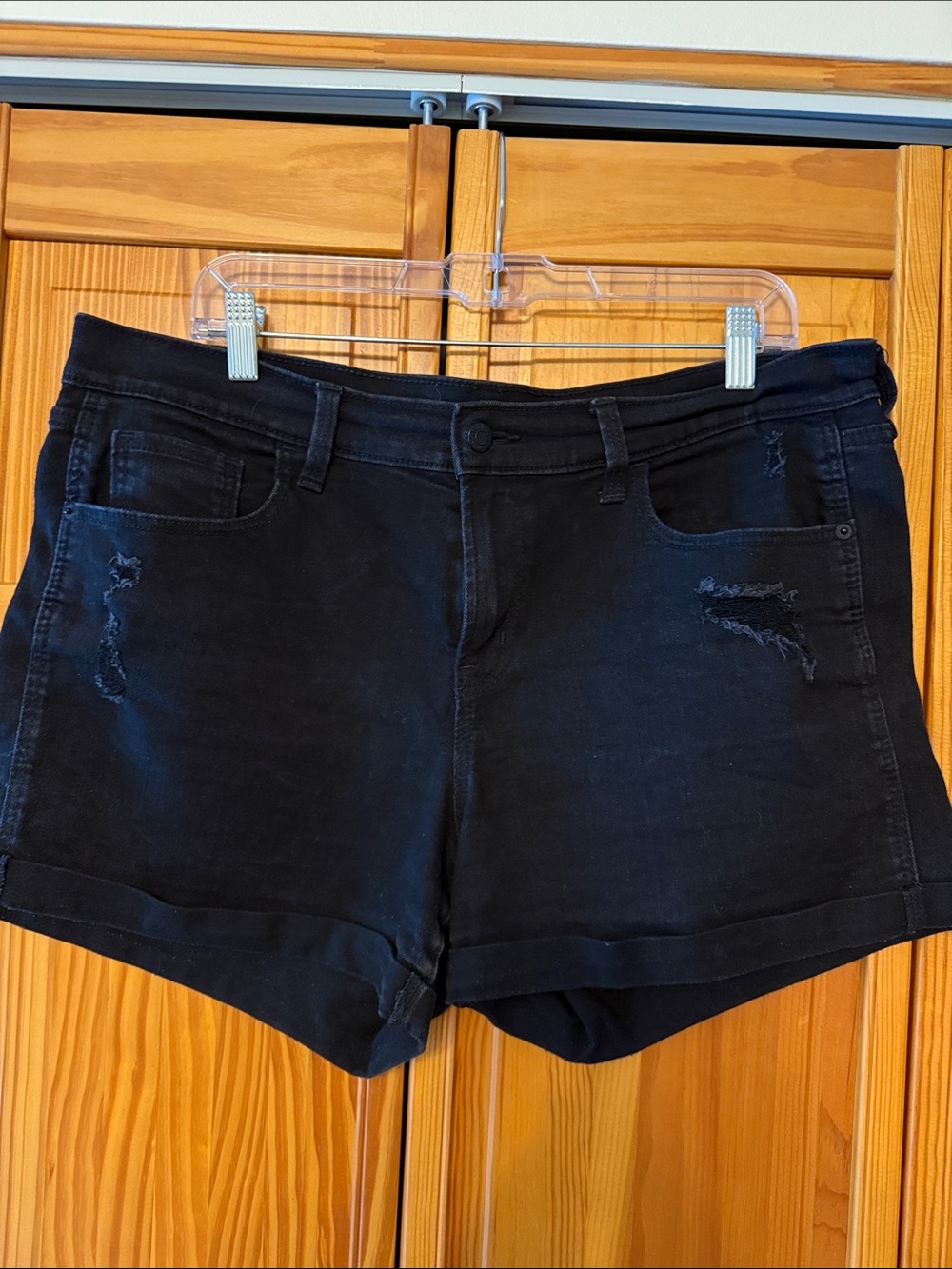 Black Old Navy Distressed Boyfriend Jean Shorts